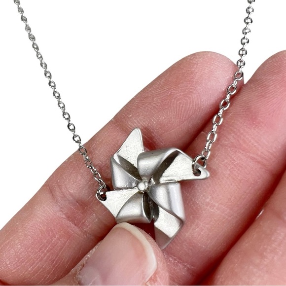 Bright Silver Tone Dainty Pinwheel Whirligig Charm Cable Chain Necklace - Picture 3 of 7